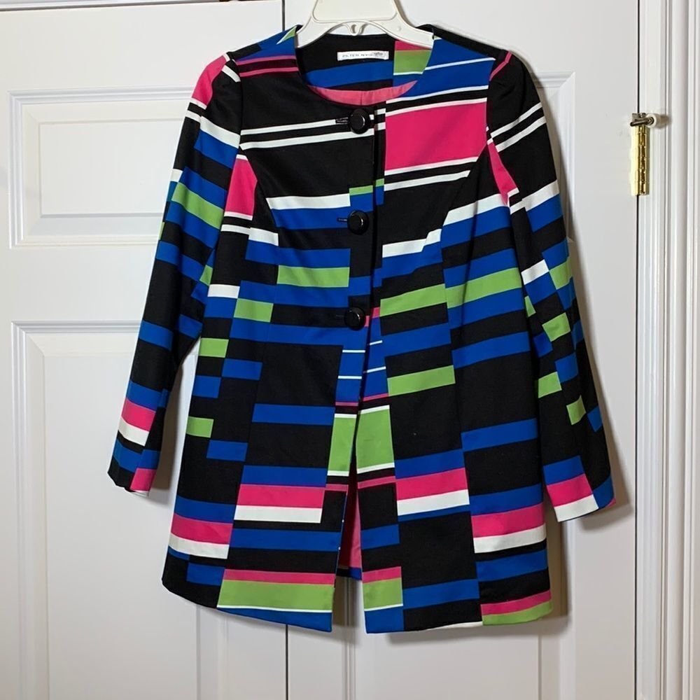 Peter Nygard multi color jacket with three large black buttons closure